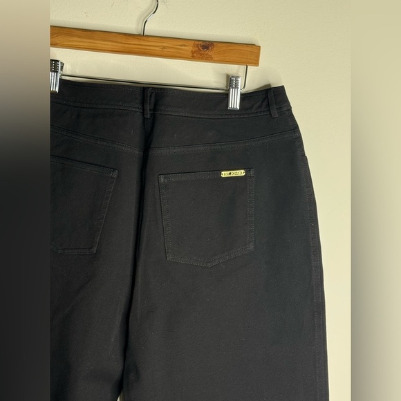 St. John Women’s Yellow label Black Jeans - Picture 9 of 9